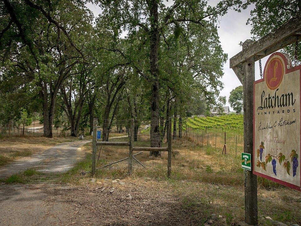 2nd image of 2860 Omo Ranch Rd