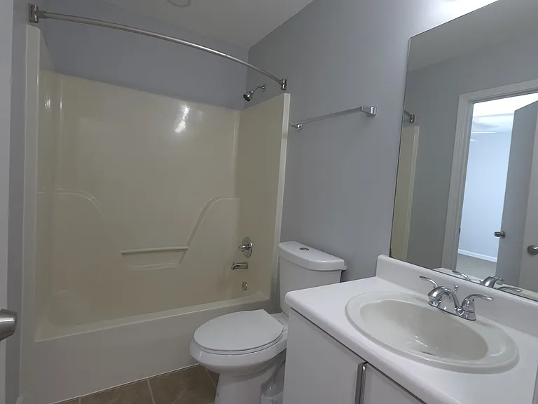 653 Holmes St NW #A — Photo 9