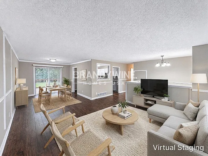 1044 Baker Ln — Photo 3