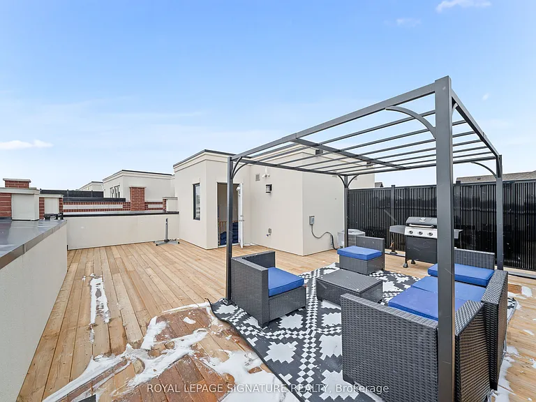 429 Dougall Ave — Photo 33