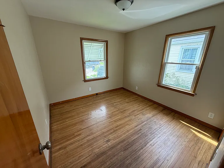 3629 Wersell Ave — Photo 7
