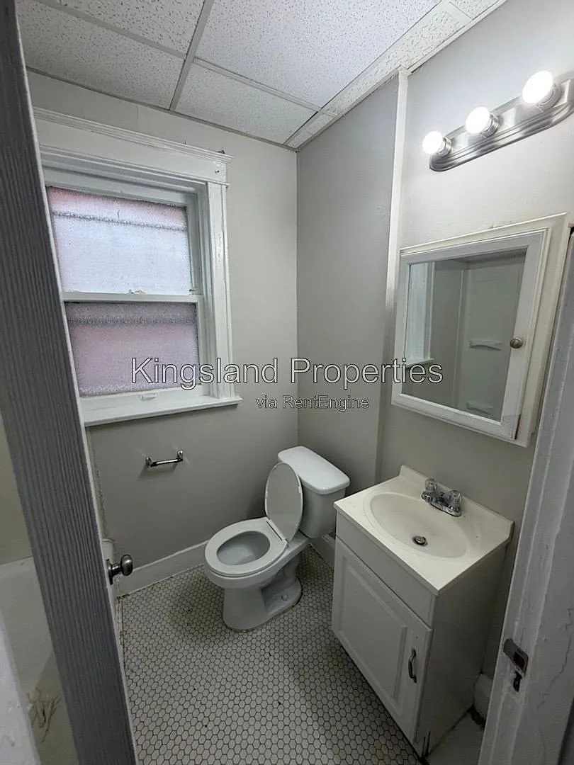 2 bed, 1.0 bath, 980 sqft, $1,000 — Photo 4