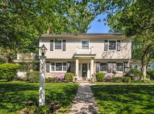 39 Stonehouse Rd, Scarsdale, NY 10583