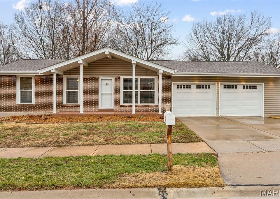 1st image of 687 Green Forest Dr