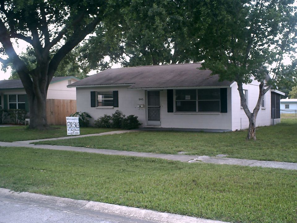 FRONT VIEW OF BLOCK HOME