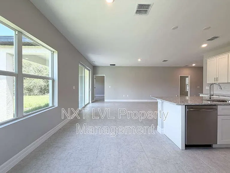 3512 50th St W — Photo 9