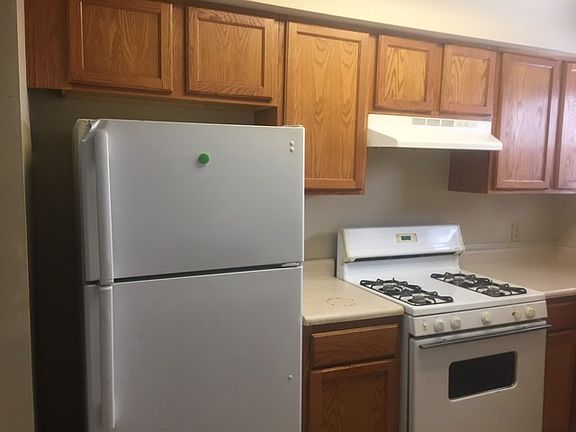 3rd image of 2308 Linden Dr #2308
