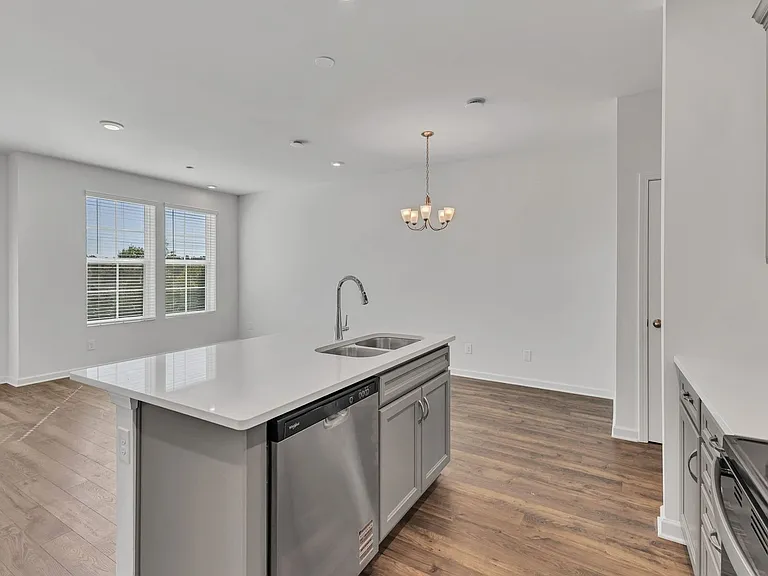 5006 Dayflower Dr — Photo 5