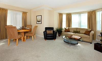 1st image of 6 Highpoint Cir #207