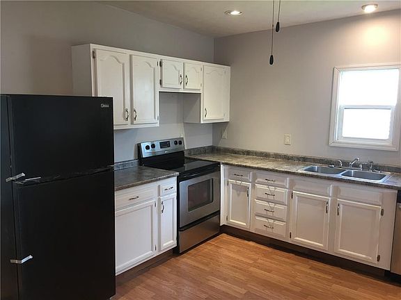 5th image of 704 Tuttle Ave