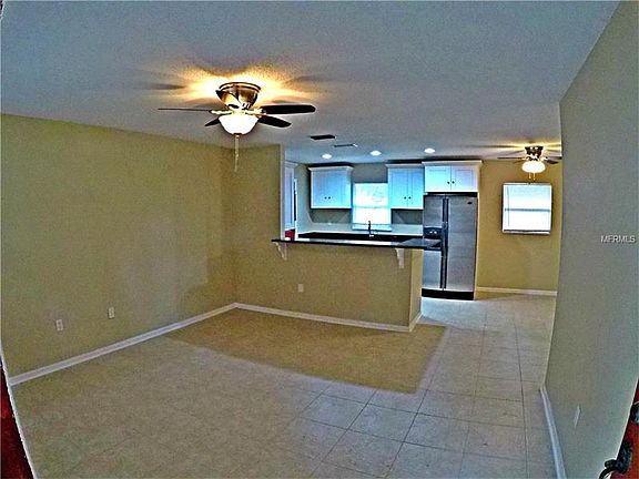 3rd image of 830 Pinecrest Dr