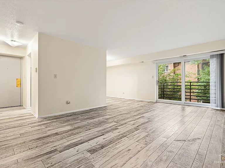 909 Buccaneer Dr #3 — Photo 3