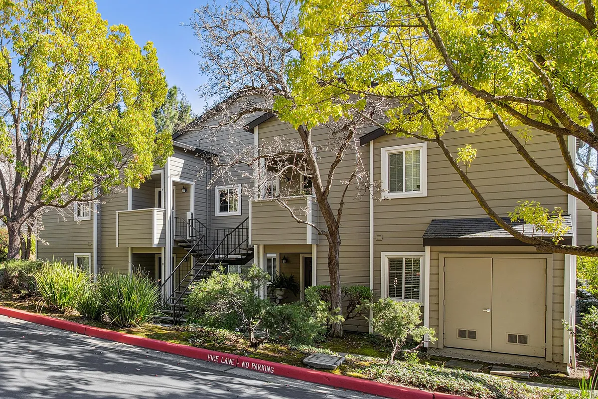 Building Photo - 600 Canyon Oaks Dr #F
