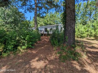 104 Branch Dr, Burgaw, NC 28425