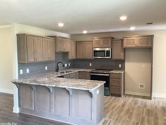 5th image of 60 Dove Ln