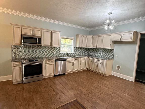 5th image of 5520 Ridgewood Rd