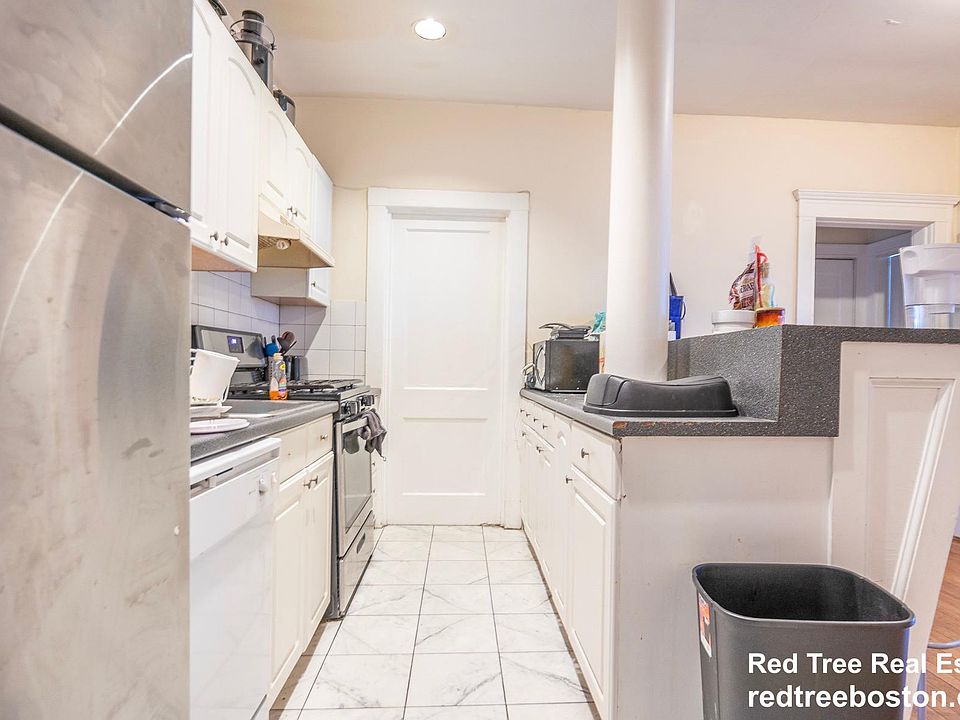 1st image of 94 Pleasant St #8