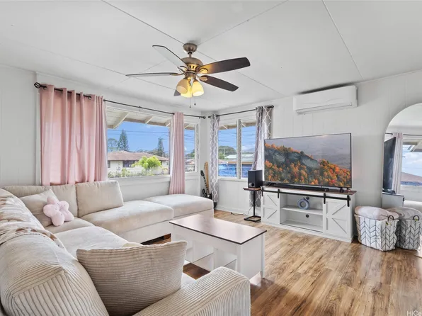 219 Pakauwili Dr, Wahiawa, HI 96786