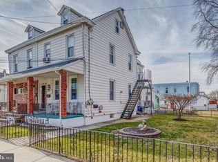 523 Maddock St, Crum Lynne, PA 19022
