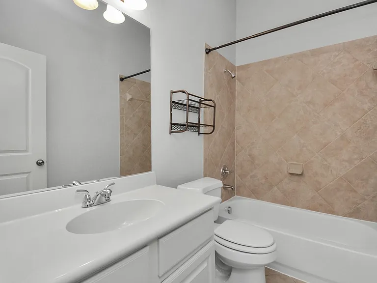 2823 Woodland Glen Ln — Photo 17
