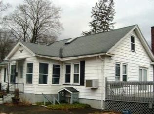 931 Stokes Mill Rd, Stroudsburg, PA 18360