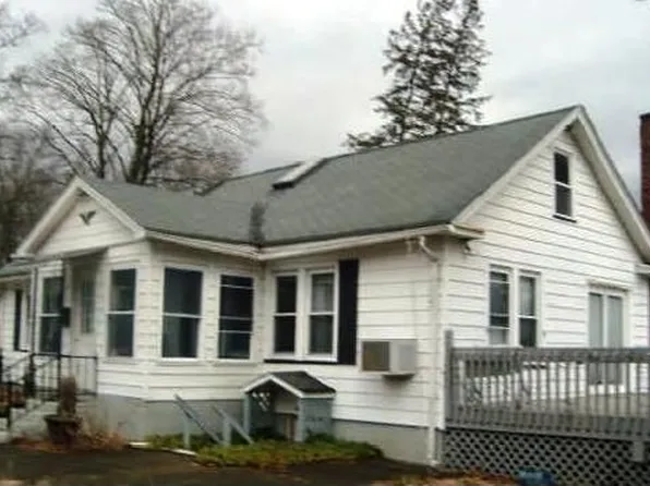 513 Main St, Stroudsburg, PA 18360