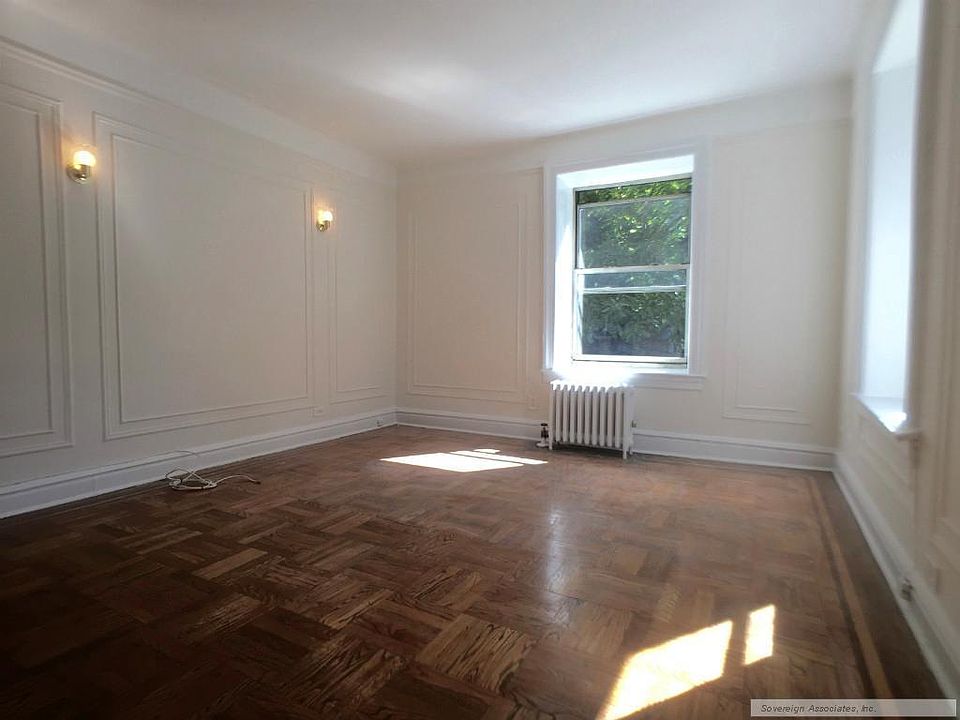 1st image of 106 Pinehurst Ave APT B52