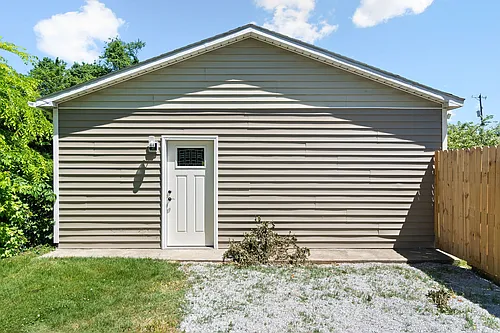 478 Thompkins Ln #B Photo 1