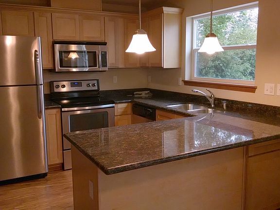 3rd image of 421 E 82nd St