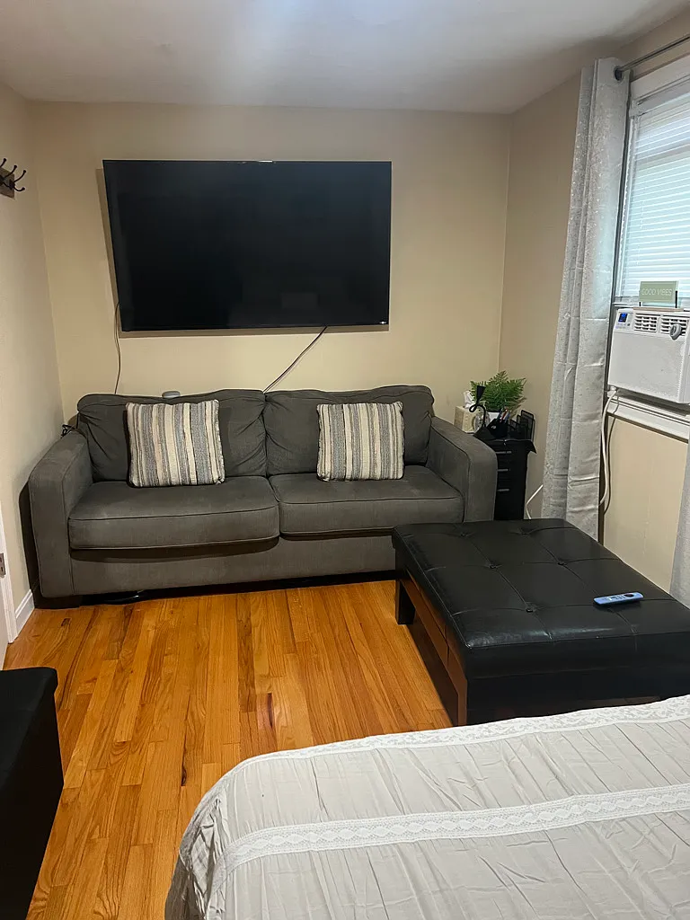 1 bed, 1460 sqft, $1,600 — Photo 1