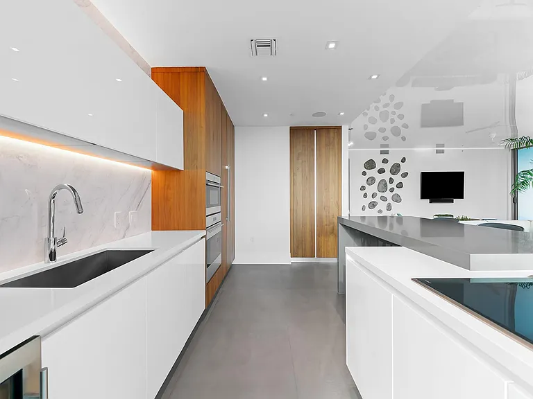 701 N Fort Lauderdale Beach Blvd #605 — Photo 16