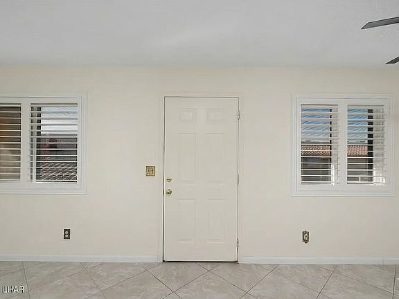 4th image of 1957 Mesquite Ave #L