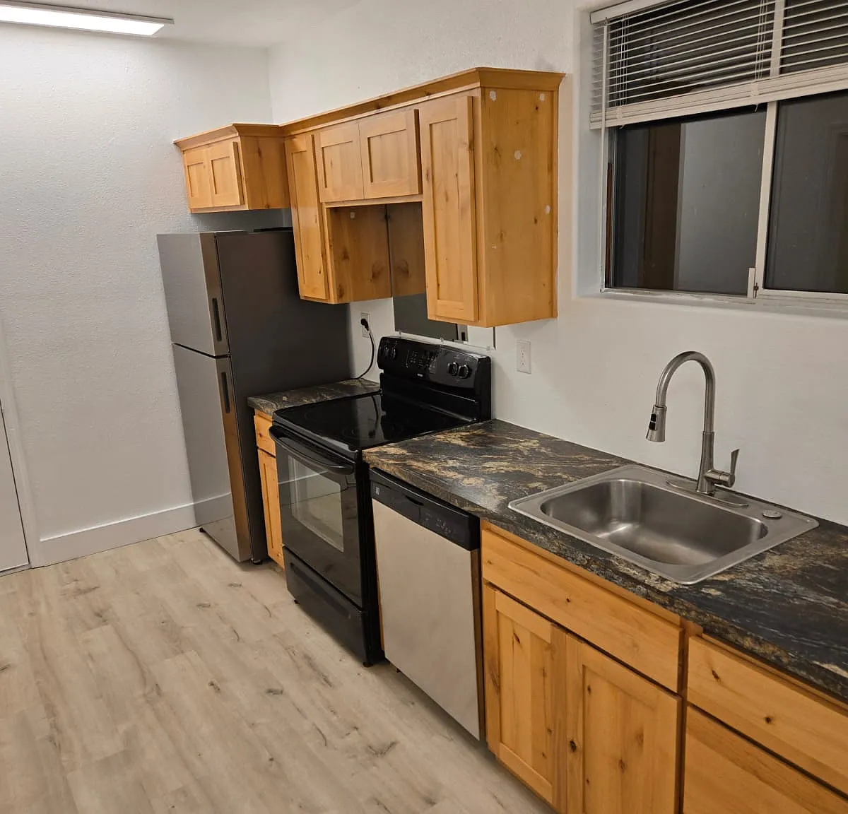 301 SE Port Ave — Photo 3