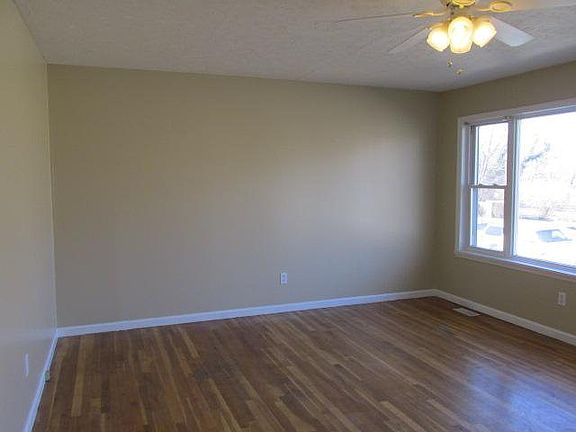 3rd image of 2338 Pierson Dr
