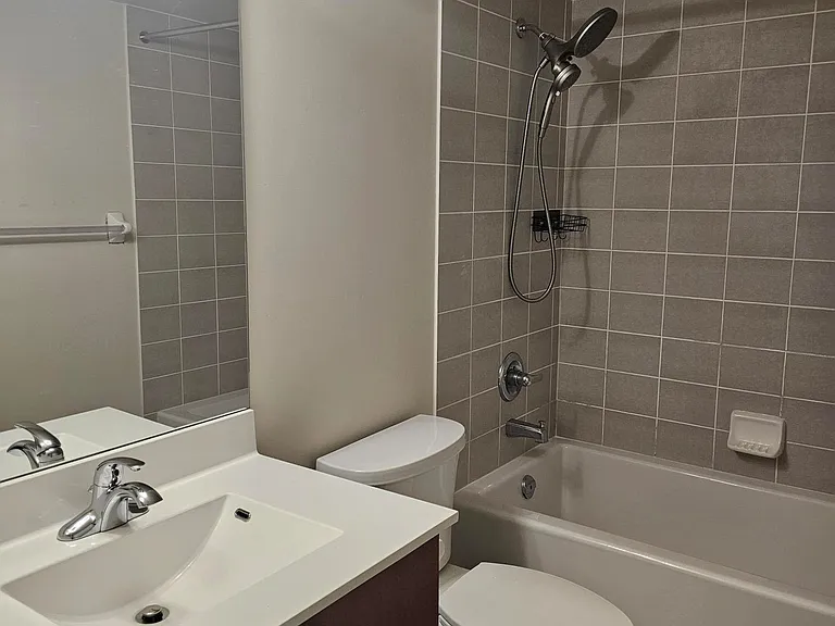 151 Village Green Sq #506 — Photo 28