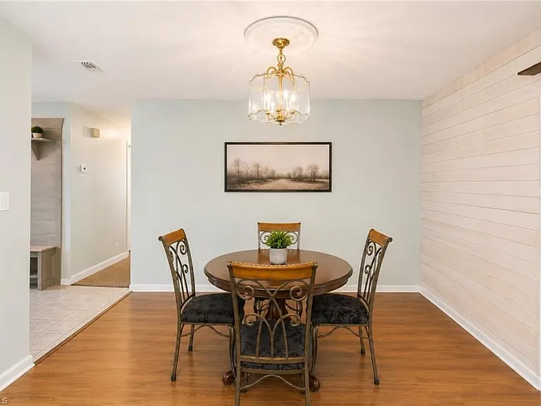 655 SW Pointview Rd — Photo 34