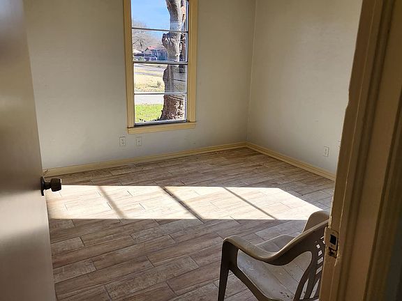4th image of 9315 Cuba Dr
