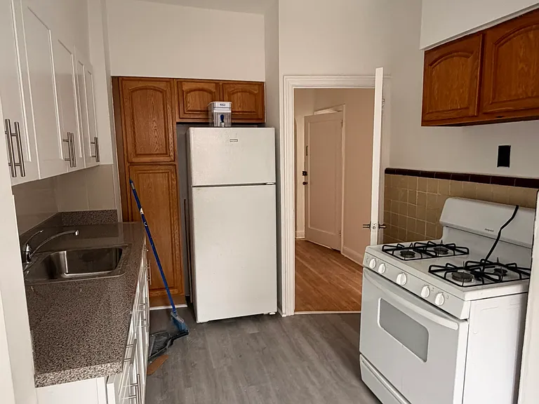 6407 102nd St #3 — Photo 3