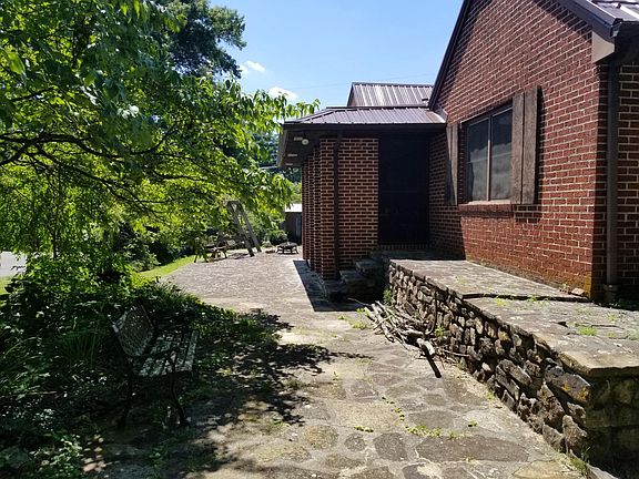 2nd image of 220 Wassona Dr