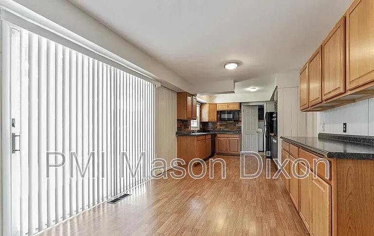 12718 Haskell Ln — Photo 8