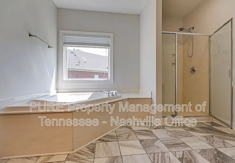 1214 Broadmoor Cir — Photo 25
