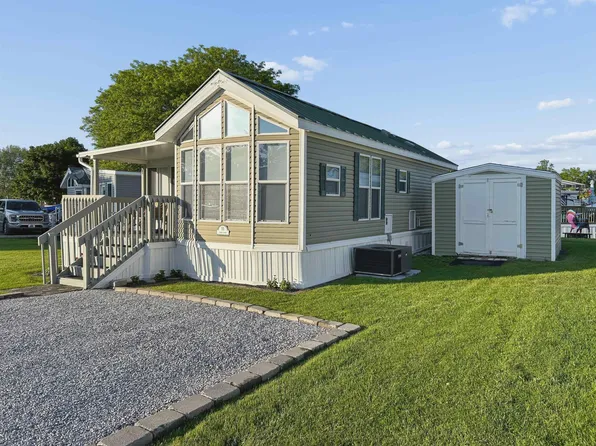 11 Eagle Lane, South Hero, VT 05486