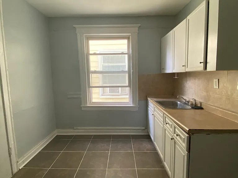 21 Kingsland Ave #3 — Photo 6
