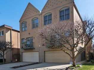 414 Wisconsin Ave APT A, Oak Park, IL 60302