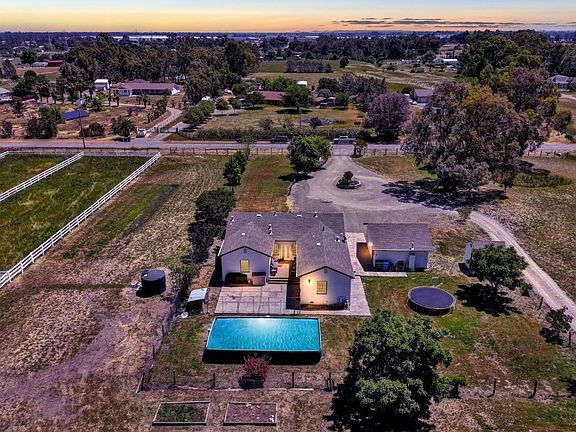 2nd image of 7135 Shelton Lane