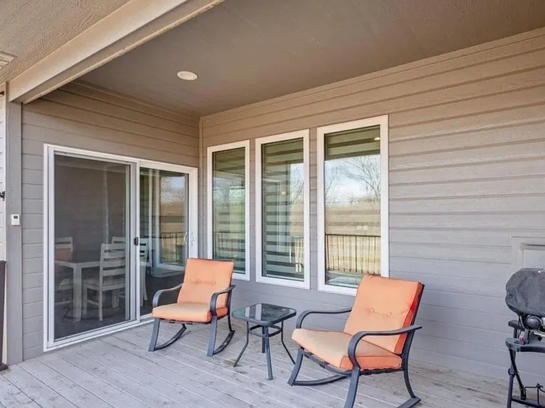 2602 Fountain Cir — Photo 33