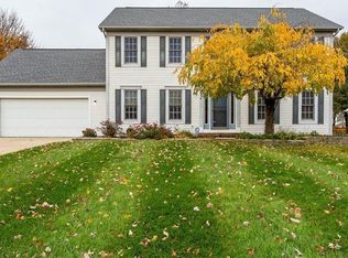 995 Essex Ln, Medina, OH