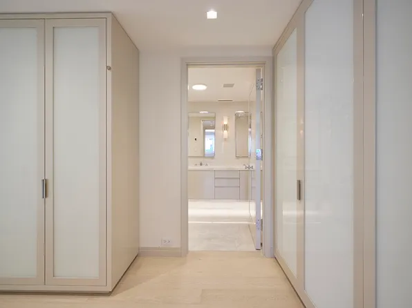 870 5th Avenue image 17 of 27