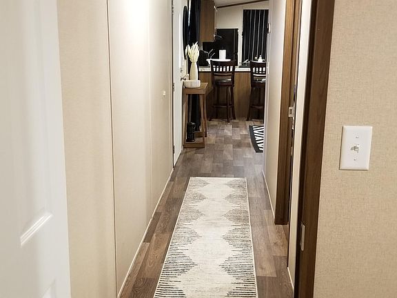 2nd image of 203 Poplar St