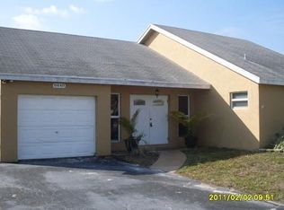 8440 NW 7th Ct, Pembroke Pines, FL 33024